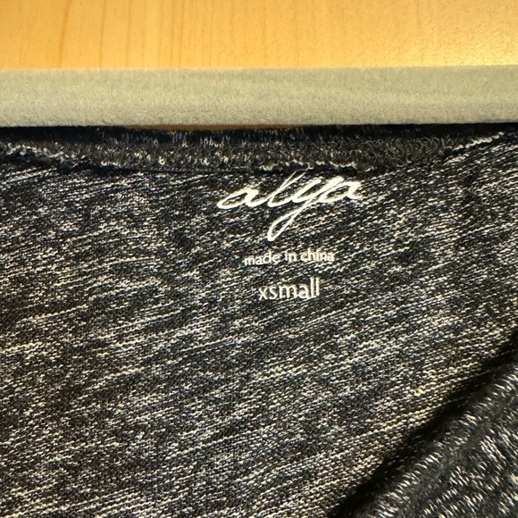 Bell-sleeved sweater - Picture 4 of 5